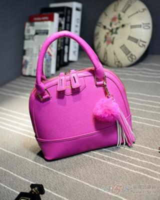 女士包包2015新款韓版毛球貝殼包包流蘇手提包單肩包廠家批發潮包_高碑店市張六莊零點箱包銷售部_產品展示-3158企業招商
